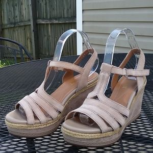 Clark's tan suede wedge sandals size 8.5m